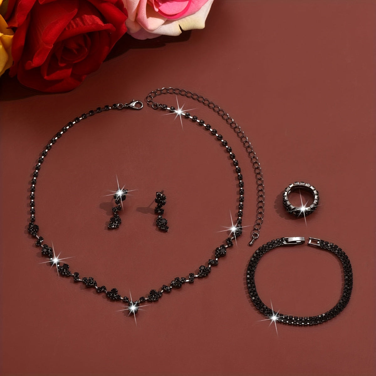 SET DI GIOIELLI ELEGANTE E LEGGERO IN 4 PEZZI