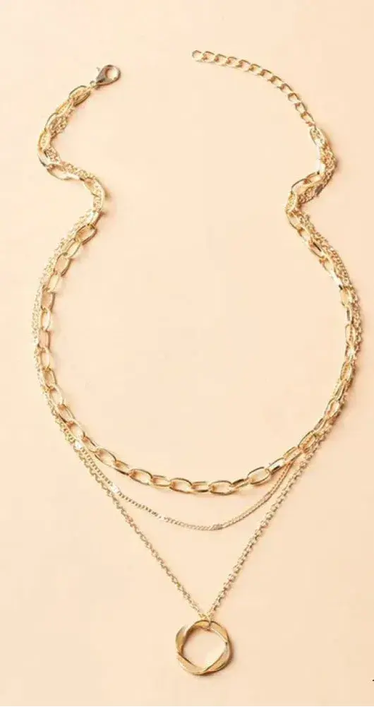 COLLANA ELEGANTE A STRATI IN ORO CON PENDENTE