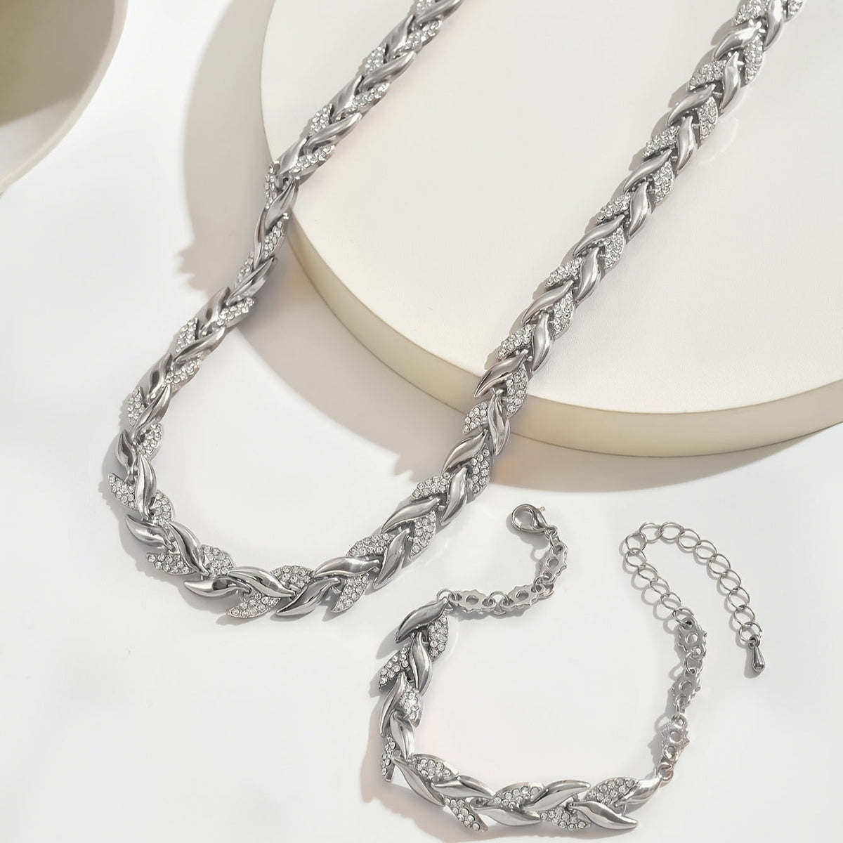 SET ELEGANTE CON STRASS A CODA DI PESCE + ORECCHINI IN REGALO