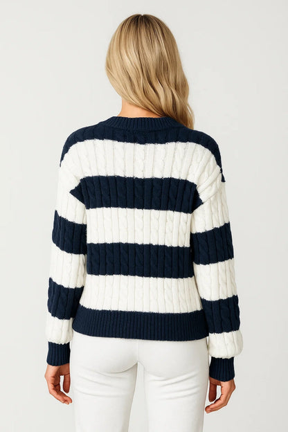 Mirelle | Maglione a V con lavorazione a trecce e righe
