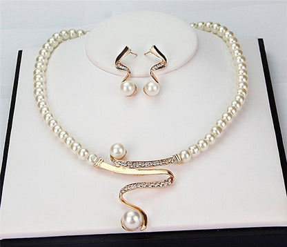 Set di Collana e Orecchini in Perle