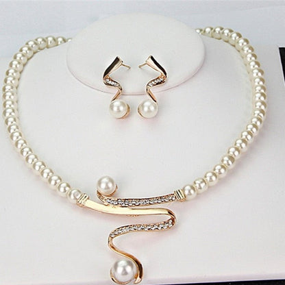 Set di Collana e Orecchini in Perle
