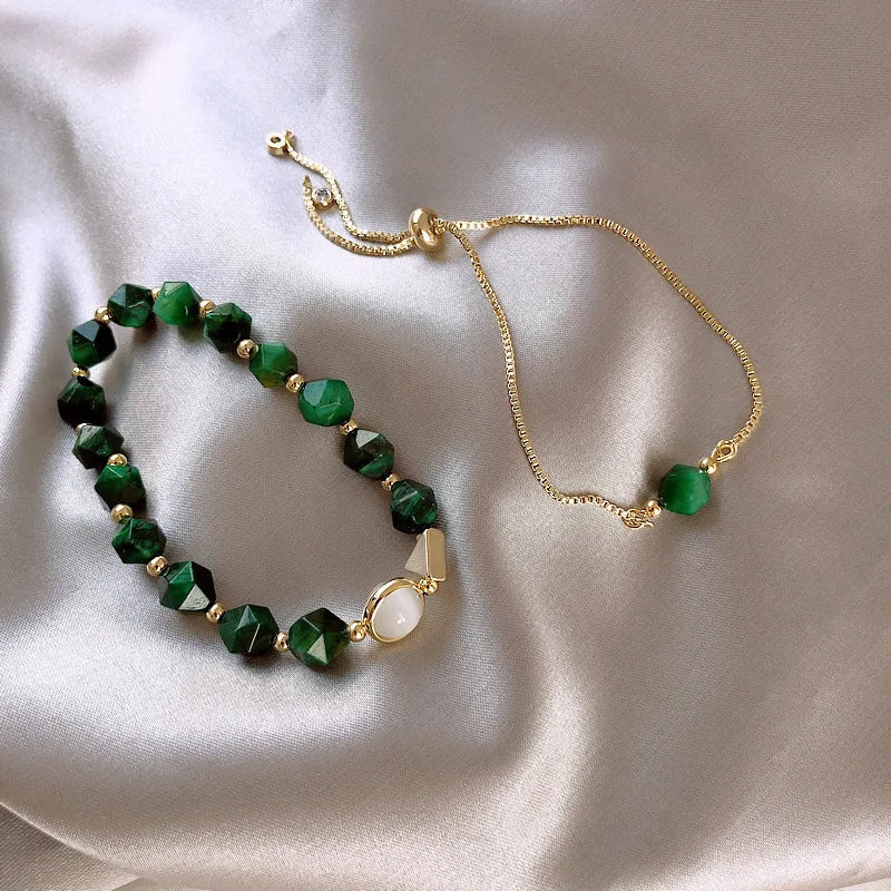 SET DI BRACCIALI ELEGANTI CON GEMME VERDI