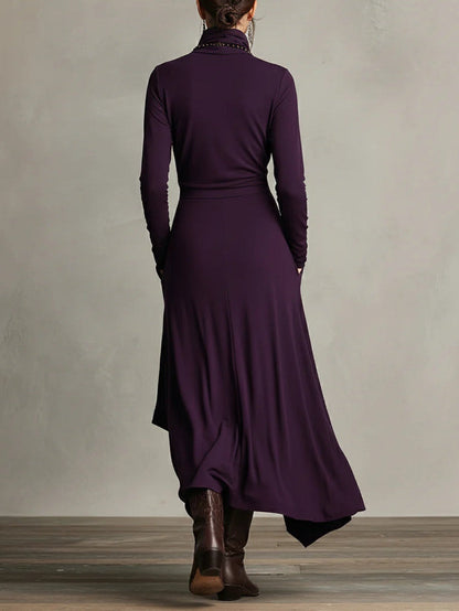 Abito Maxi Plissettato Viola con Collo Alto Asimmetrico (Collana non inclusa)