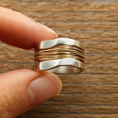 Anello con Fili d'Oro e Argento