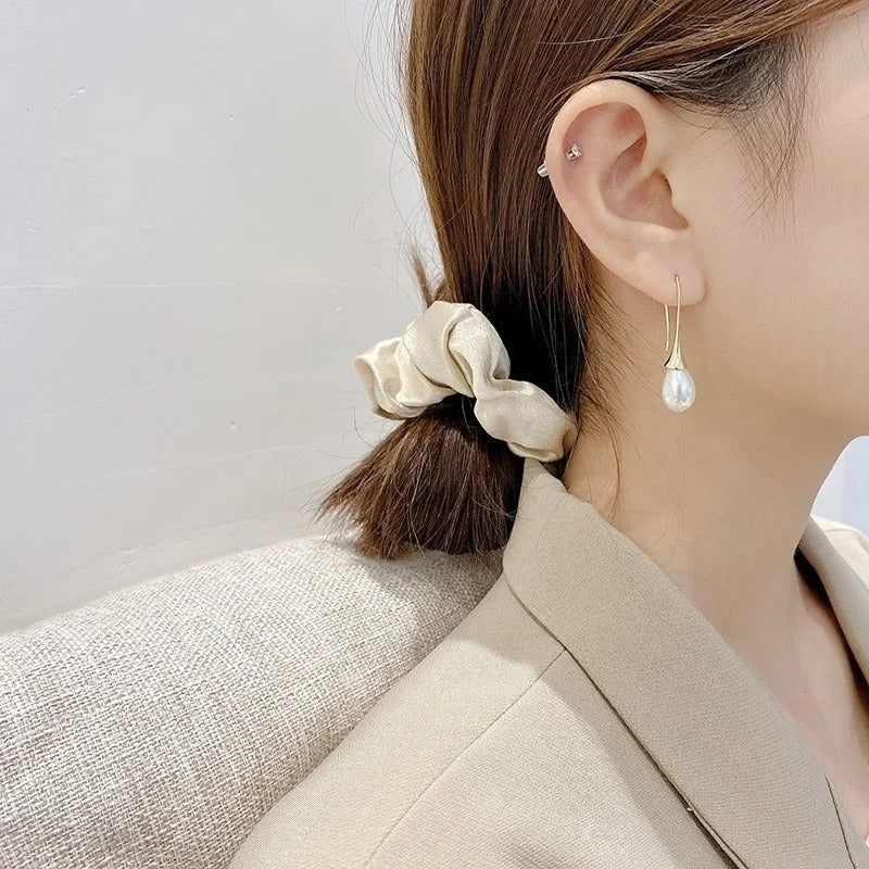 ORECCHINI CLASSICI A GOCCIA CON PERLE