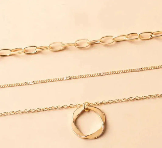 COLLANA ELEGANTE A STRATI IN ORO CON PENDENTE